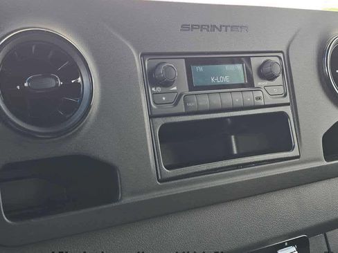 Used 2025 Mercedes-Benz Sprinter 2500 image 34