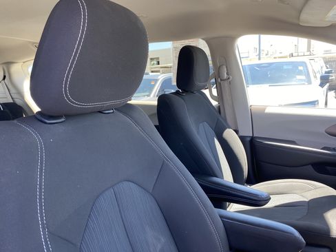 Used 2023 Chrysler Voyager LX FWD image 27