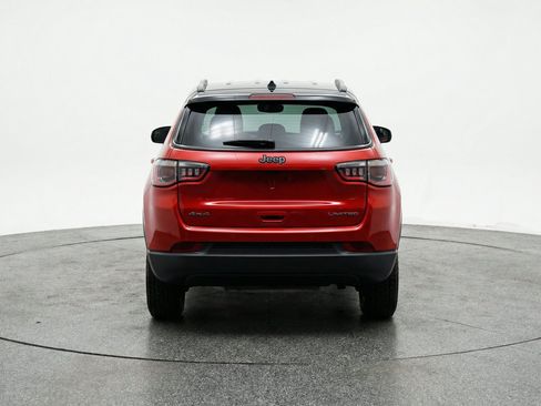Used 2025 Jeep Compass Trailhawk AWD/4WD image 7