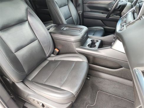 Used 2021 Chevrolet Suburban Z71 w/ Z71 Off-Road Package image 15