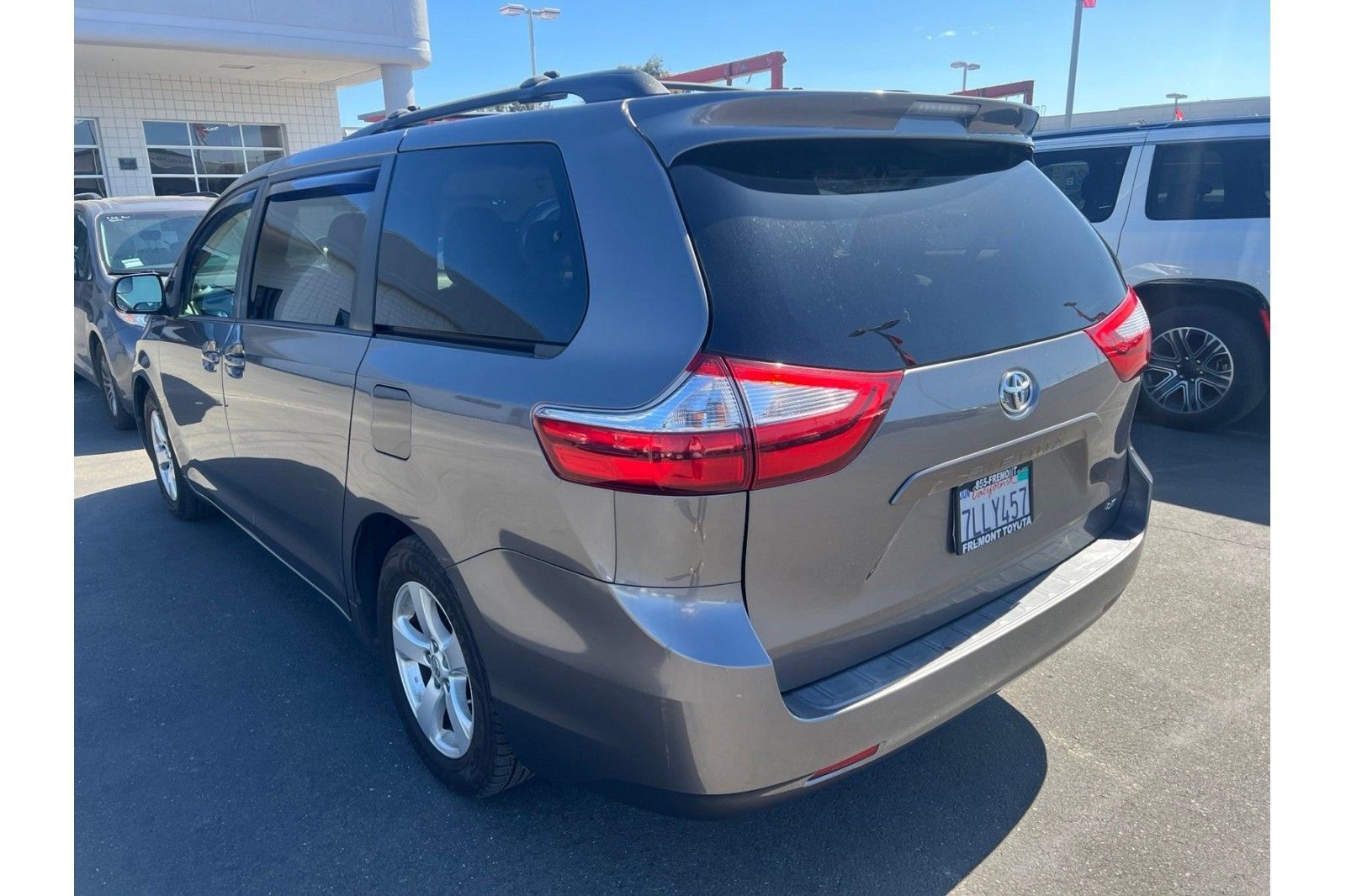 Used 2015 Toyota Sienna LE FWD image 5