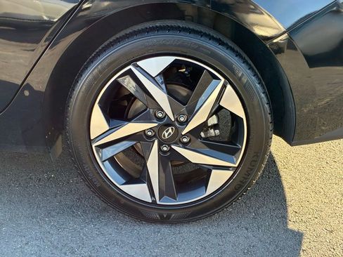 Used 2023 Hyundai Elantra SEL w/ Convenience Package image 42