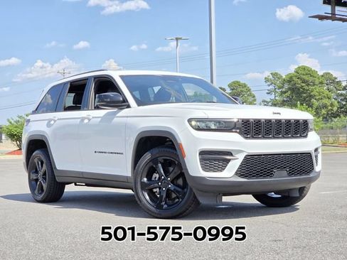 Used 2023 Jeep Grand Cherokee Altitude AWD/4WD image 20