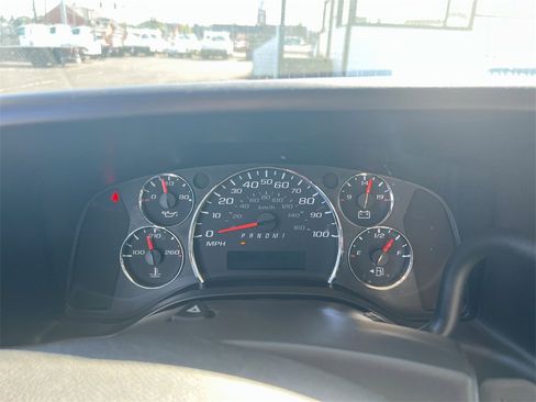 Used 2017 Chevrolet Express 3500 image 11