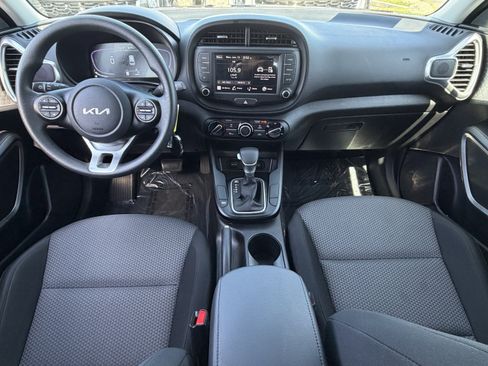 Certified 2025 Kia Soul LX FWD image 24