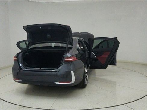 Used 2026 BMW 540i xDrive image 77