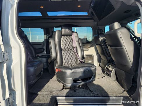 Used 2023 Ford Transit 150 Low Roof AWD image 6