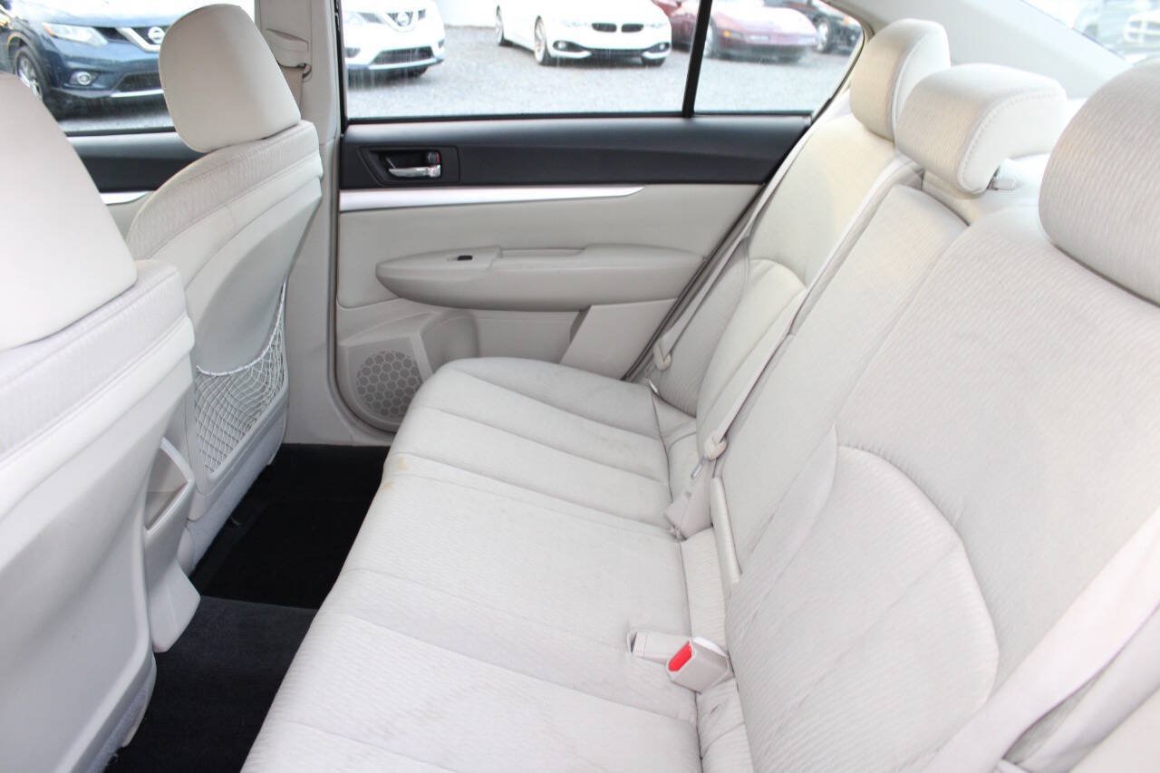 Used 2011 Subaru Legacy 2.5i Premium AWD/4WD image 18