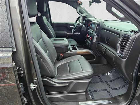 Used 2021 Chevrolet Silverado 1500 LT Trail Boss w/ Convenience Package II image 9