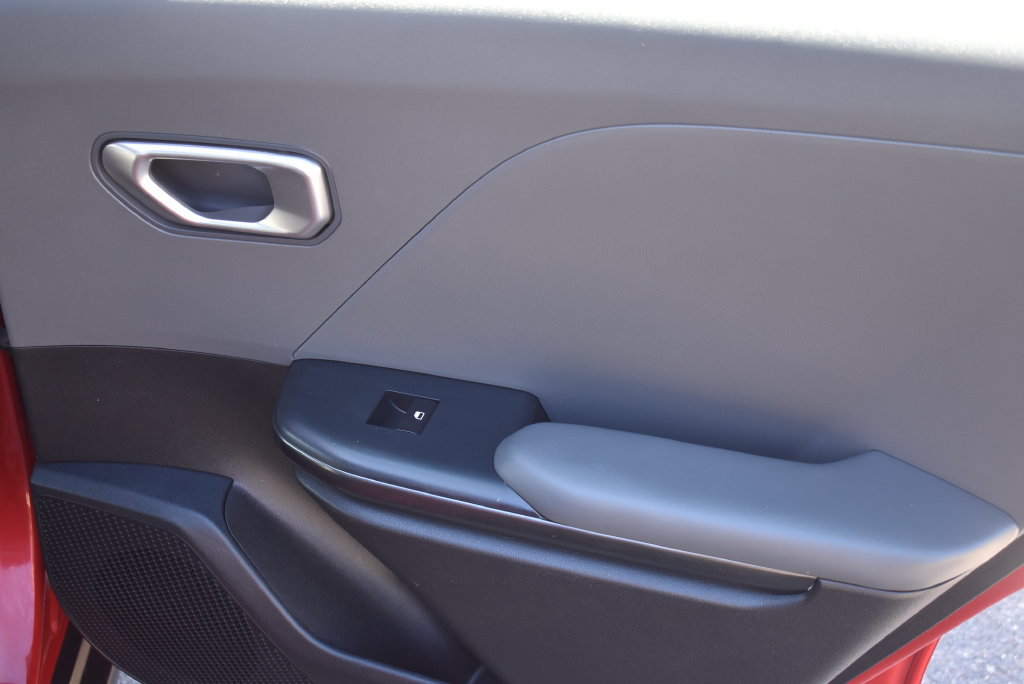 Used 2025 Kia K4 FWD image 14