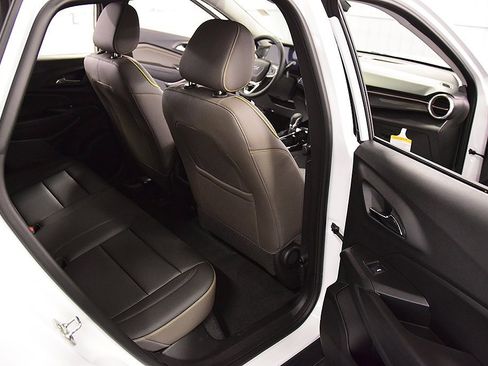 New 2025 Chevrolet Trax ACTIV image 29