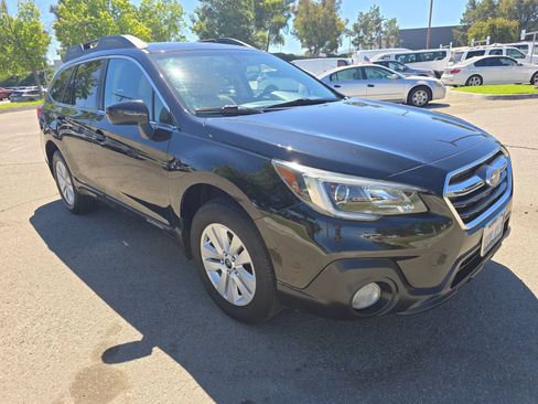 Used 2019 Subaru Outback 2.5i Premium w/ Popular Package #2 AWD/4WD image 3
