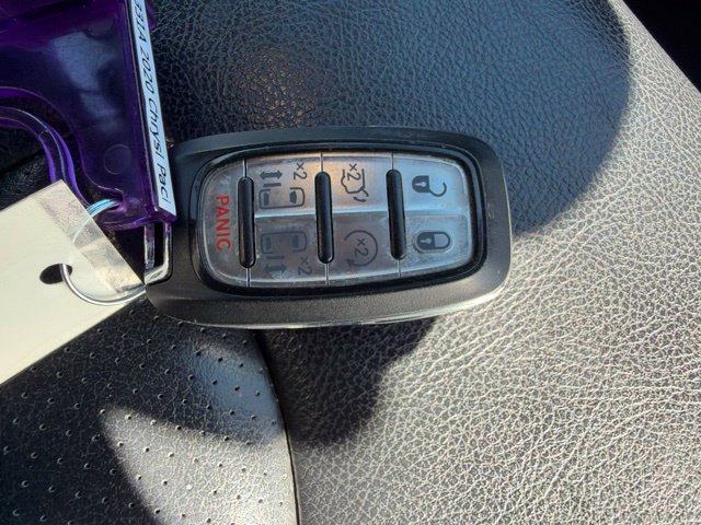Used 2020 Chrysler Pacifica Touring-L w/ S Appearance Package FWD image 39