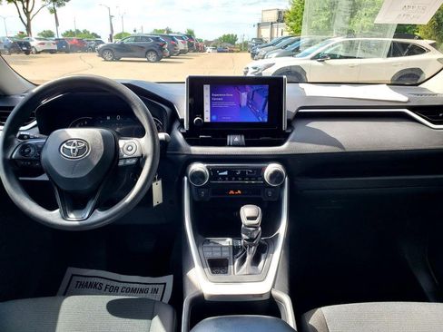 Used 2023 Toyota RAV4 LE AWD/4WD image 8