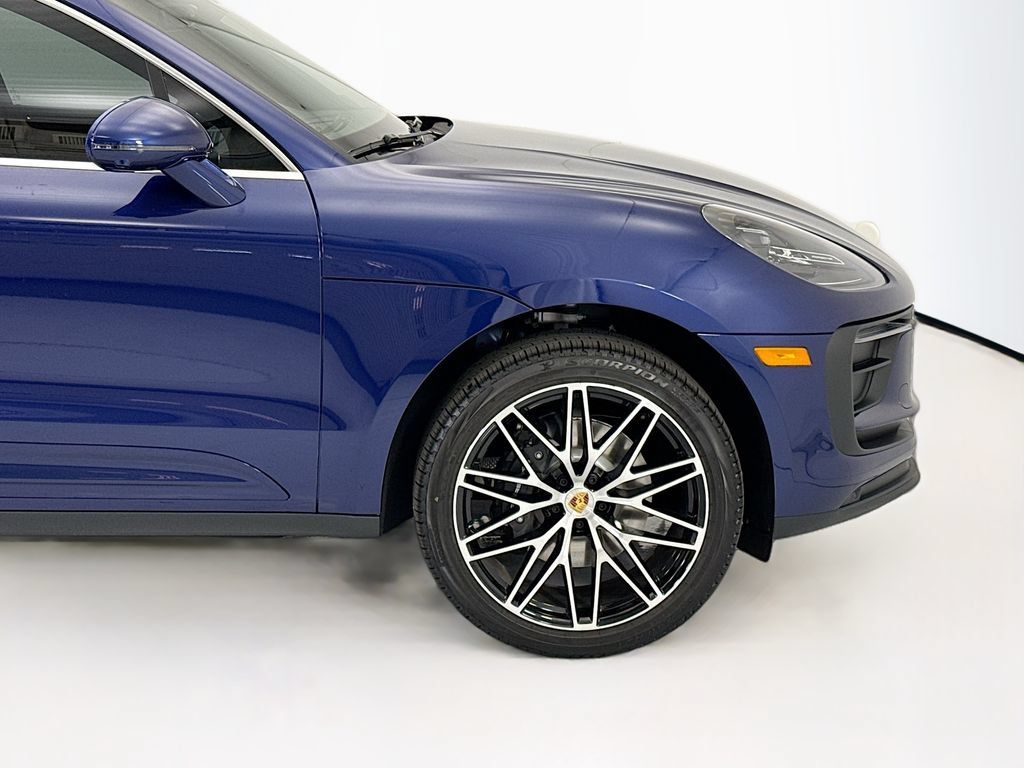Used 2026 Porsche Macan AWD/4WD image 11