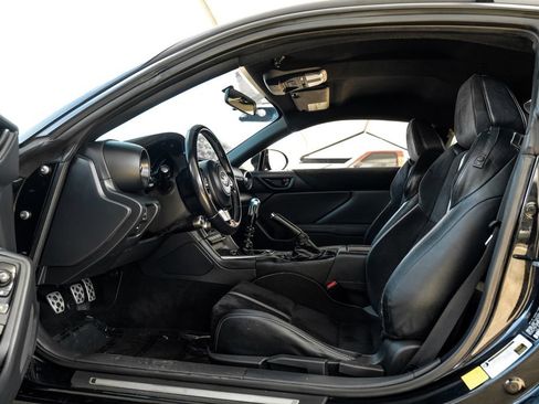 Used 2022 Toyota GR86 Premium w/ ALL Weather Mat Package (TMS) RWD image 3