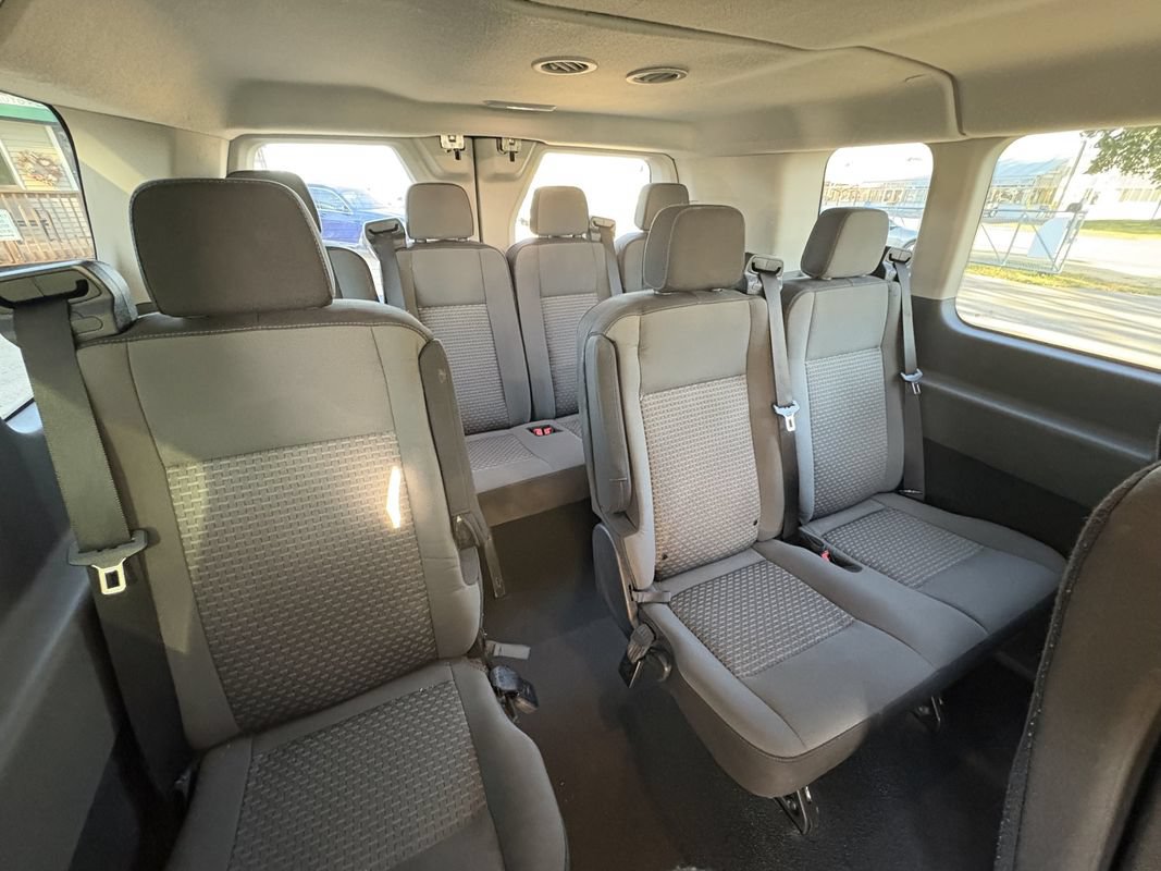 Used 2024 Ford Transit 350 XLT RWD image 31