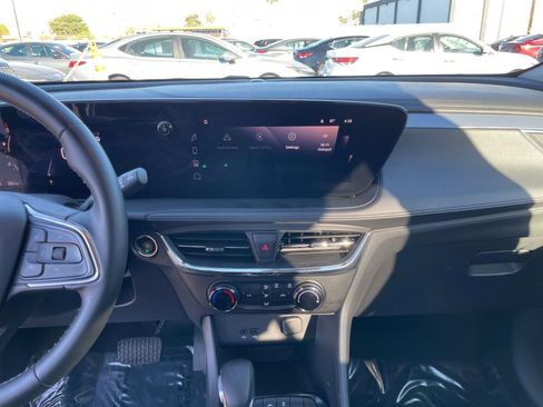 Used 2025 Buick Encore GX Preferred FWD image 17