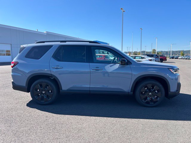 New 2026 Honda Pilot Black Edition image 4