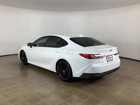 Used 2025 Toyota Camry LE FWD image 14