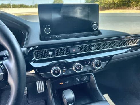 Used 2023 Honda Civic Sport image 18