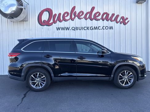 Used 2019 Toyota Highlander XLE image 22