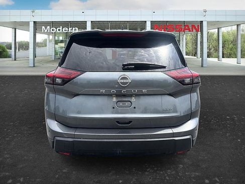 Certified 2025 Nissan Rogue SV AWD/4WD image 4