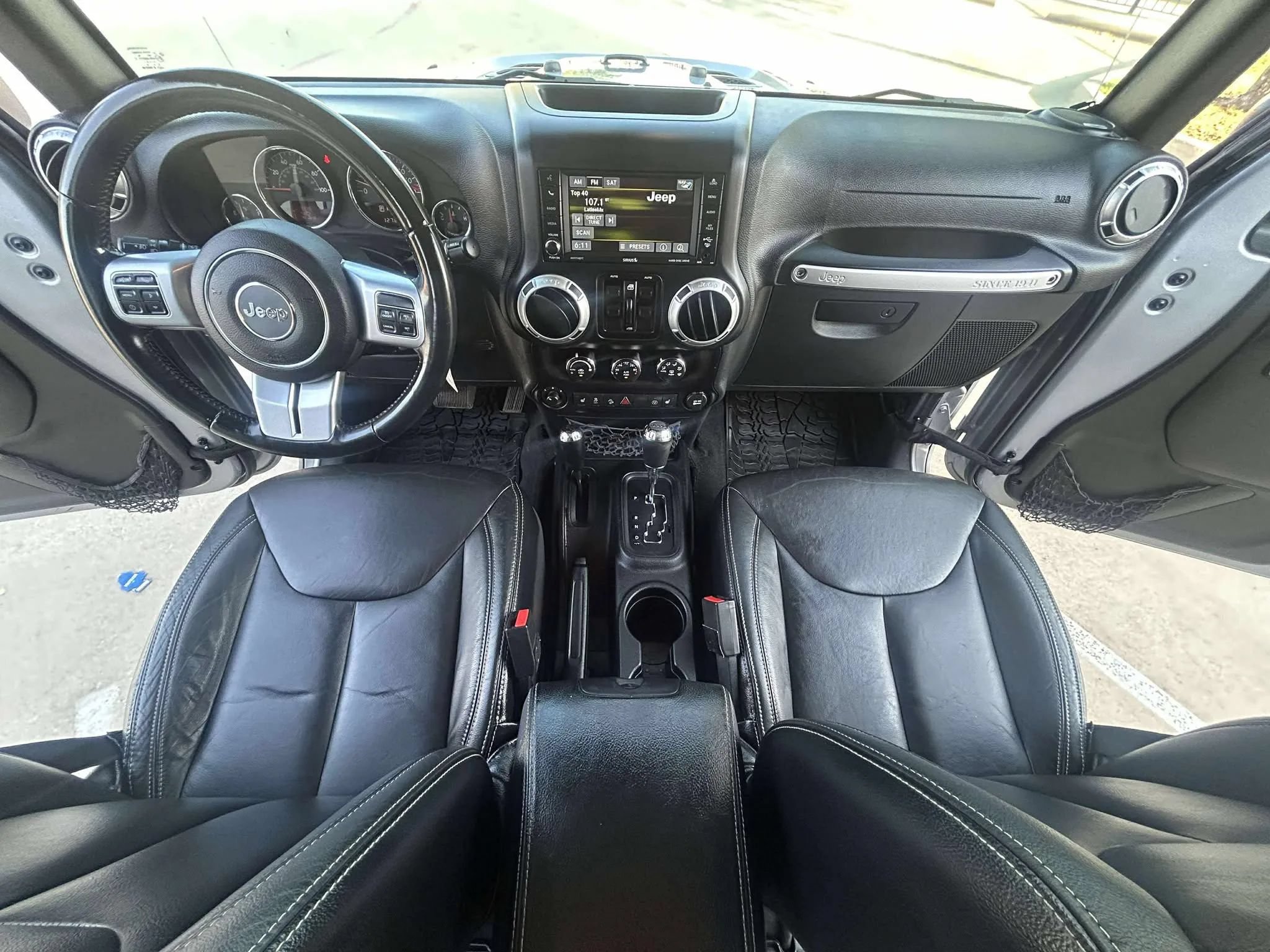 Used 2016 Jeep Wrangler Unlimited Rubicon AWD/4WD image 17