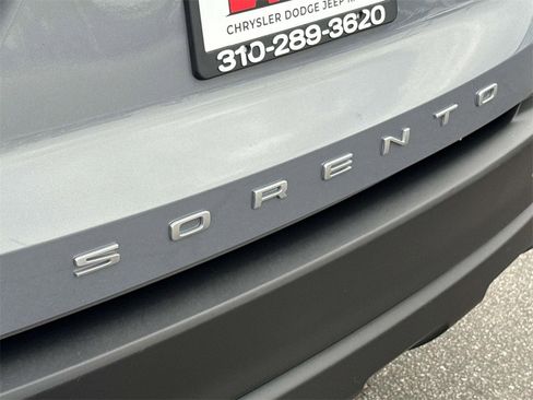 Used 2022 Kia Sorento LX image 6