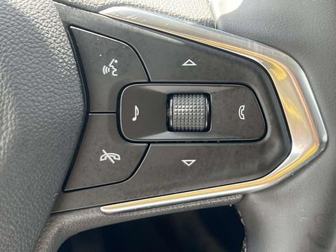 Used 2024 Chevrolet Trax LT w/ Driver Confidence Package FWD image 22