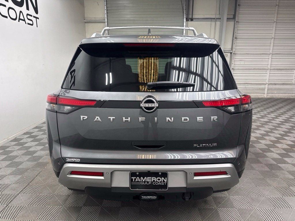 Used 2025 Nissan Pathfinder Platinum FWD image 8