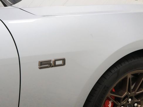 Used 2025 Ford Mustang GT Premium w/ GT Performance Package RWD image 30