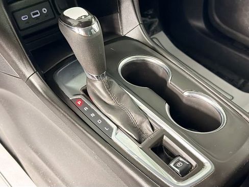 Used 2019 Chevrolet Equinox LT FWD image 16