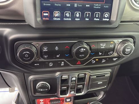 Used 2019 Jeep Wrangler Unlimited Rubicon image 35