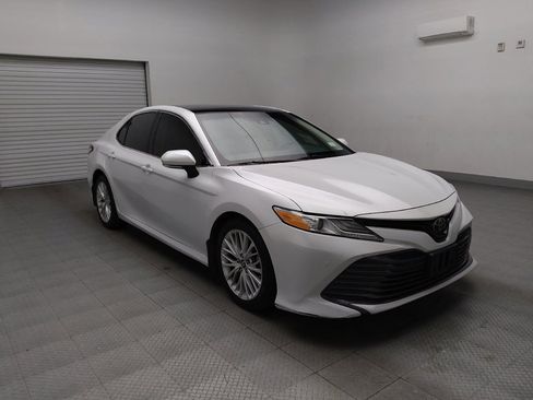 Used 2018 Toyota Camry XLE image 13