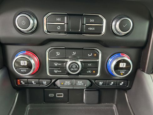 Used 2024 GMC Yukon AT4 w/ AT4 Premium Plus Package image 27