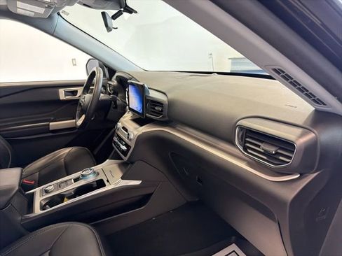 Used 2023 Ford Explorer XLT w/ Equipment Group 202A AWD/4WD image 36