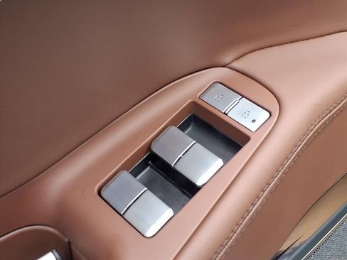 New 2025 Lincoln Navigator Reserve AWD/4WD image 17