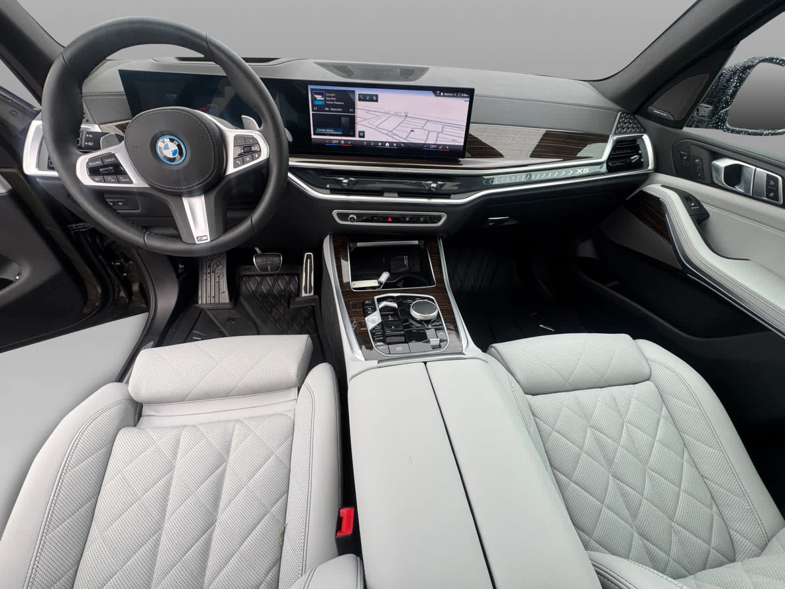 Used 2026 BMW X5 xDrive50e w/ M Sport Package AWD/4WD image 14