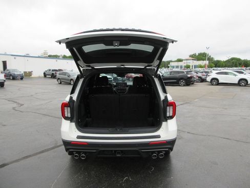 Used 2025 Ford Explorer ST AWD/4WD image 8