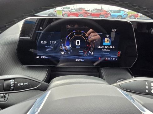 Used 2025 Chevrolet Equinox LT w/ Convenience Package II image 9