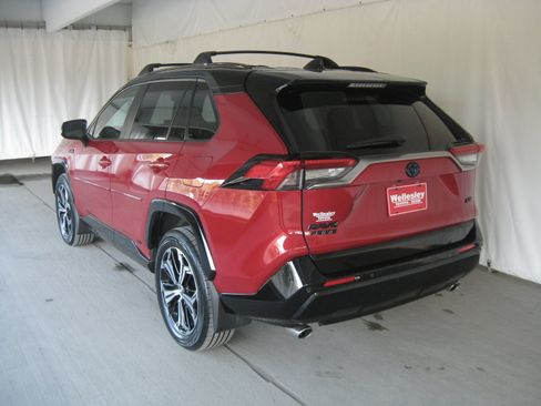 Used 2021 Toyota RAV4 XSE w/ Premium Package image 27