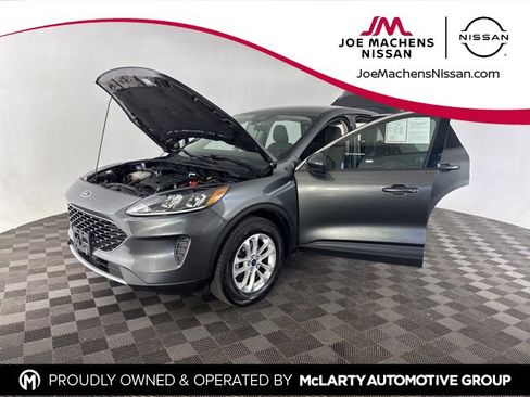 Used 2020 Ford Escape SE image 10
