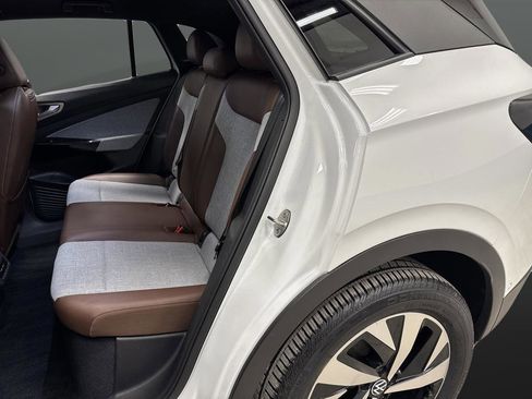 Used 2023 Volkswagen ID.4 Pro image 27