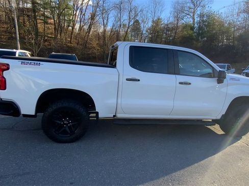 Certified 2022 Chevrolet Silverado 1500 LT Trail Boss w/ Convenience Package II image 10