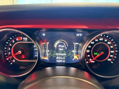 Used 2022 Jeep Wrangler Unlimited Rubicon w/ LED Lighting Group AWD/4WD image 29