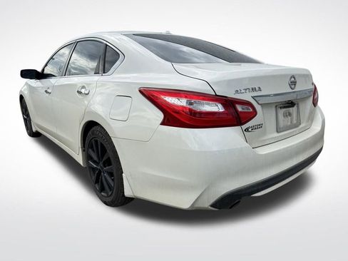Used 2016 Nissan Altima 2.5 SV image 4