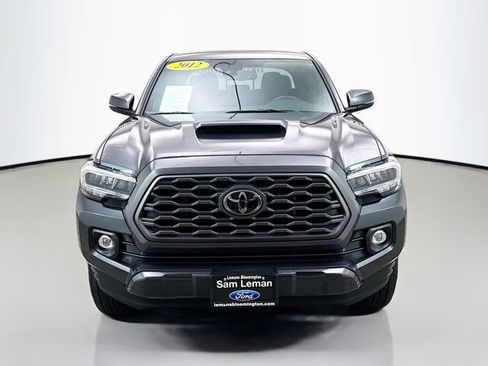 Used 2022 Toyota Tacoma TRD Sport image 2