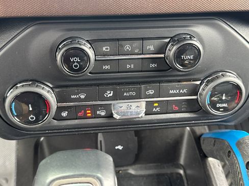 Used 2022 Ford Bronco Outer Banks AWD/4WD image 19