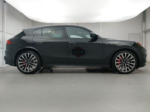 Used 2023 Maserati Grecale Trofeo AWD/4WD image 8
